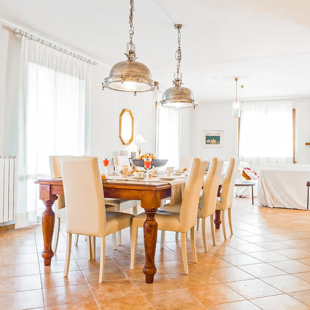 Spacious Villa near Lake Trasimeno, Umbria