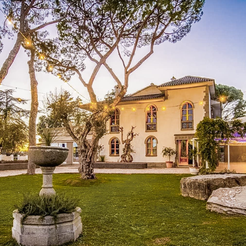 Casale con parco e piscina a Passignano sul Trasimeno
