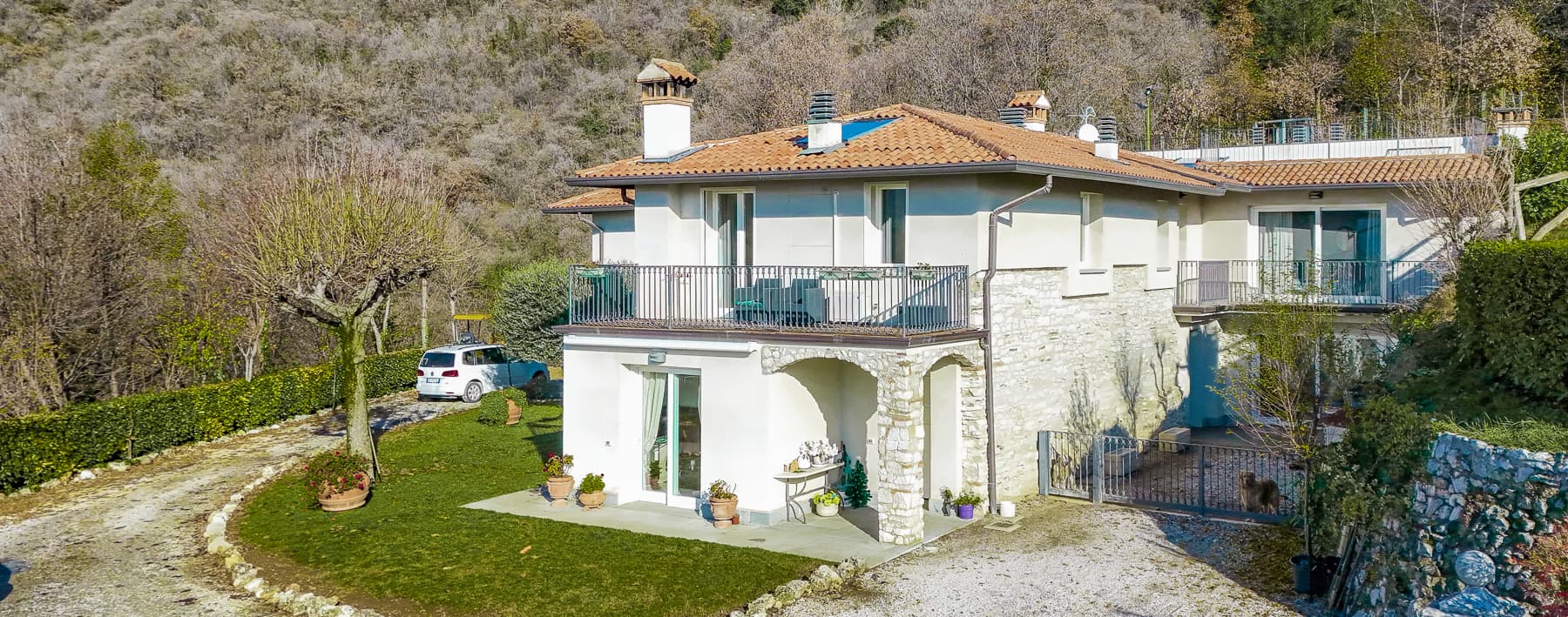Villa immersa nel verde delle colline di Botticino