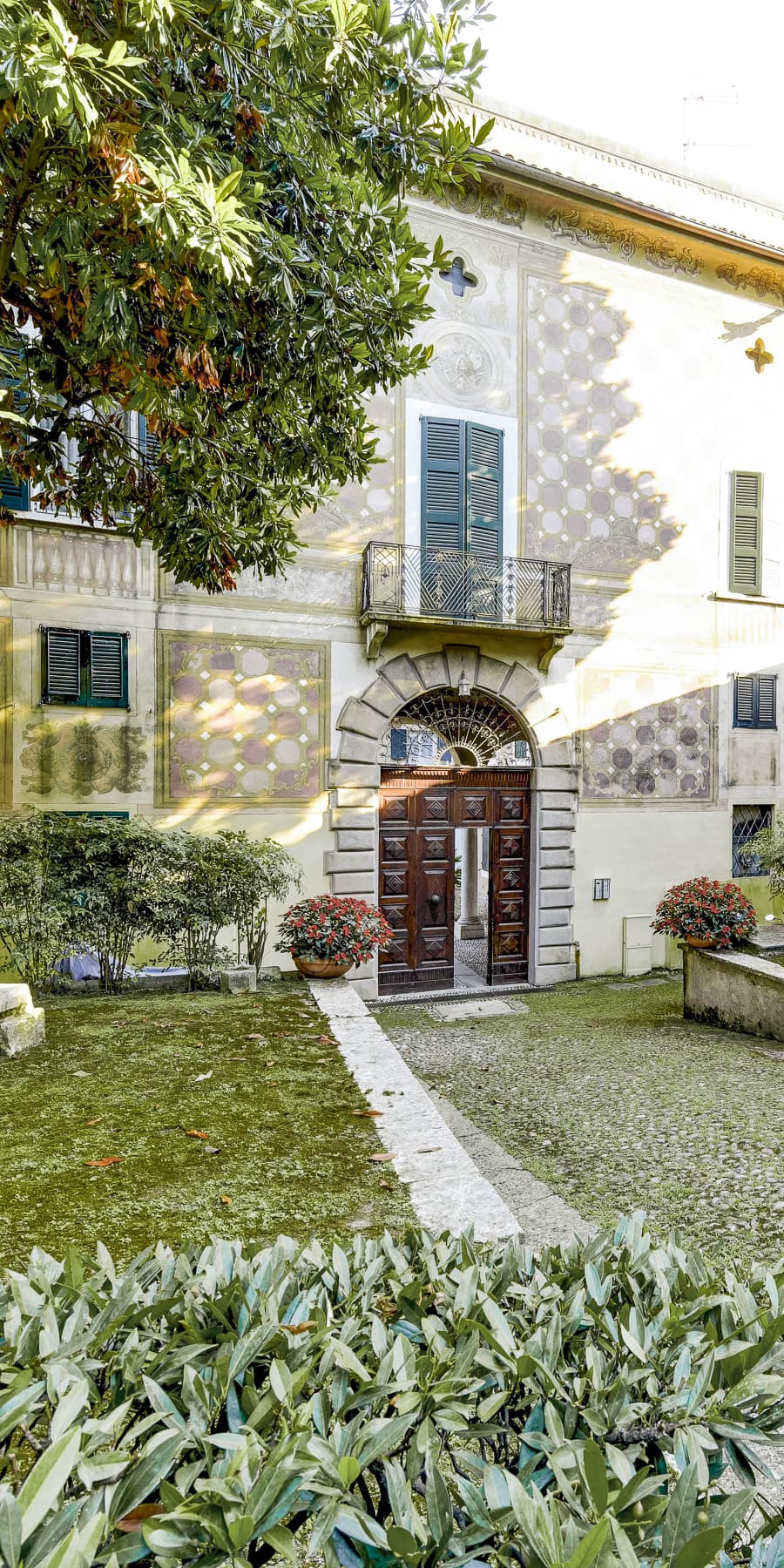 Apartment Overlooking Lake Garda, Salò - Lombardy Charm