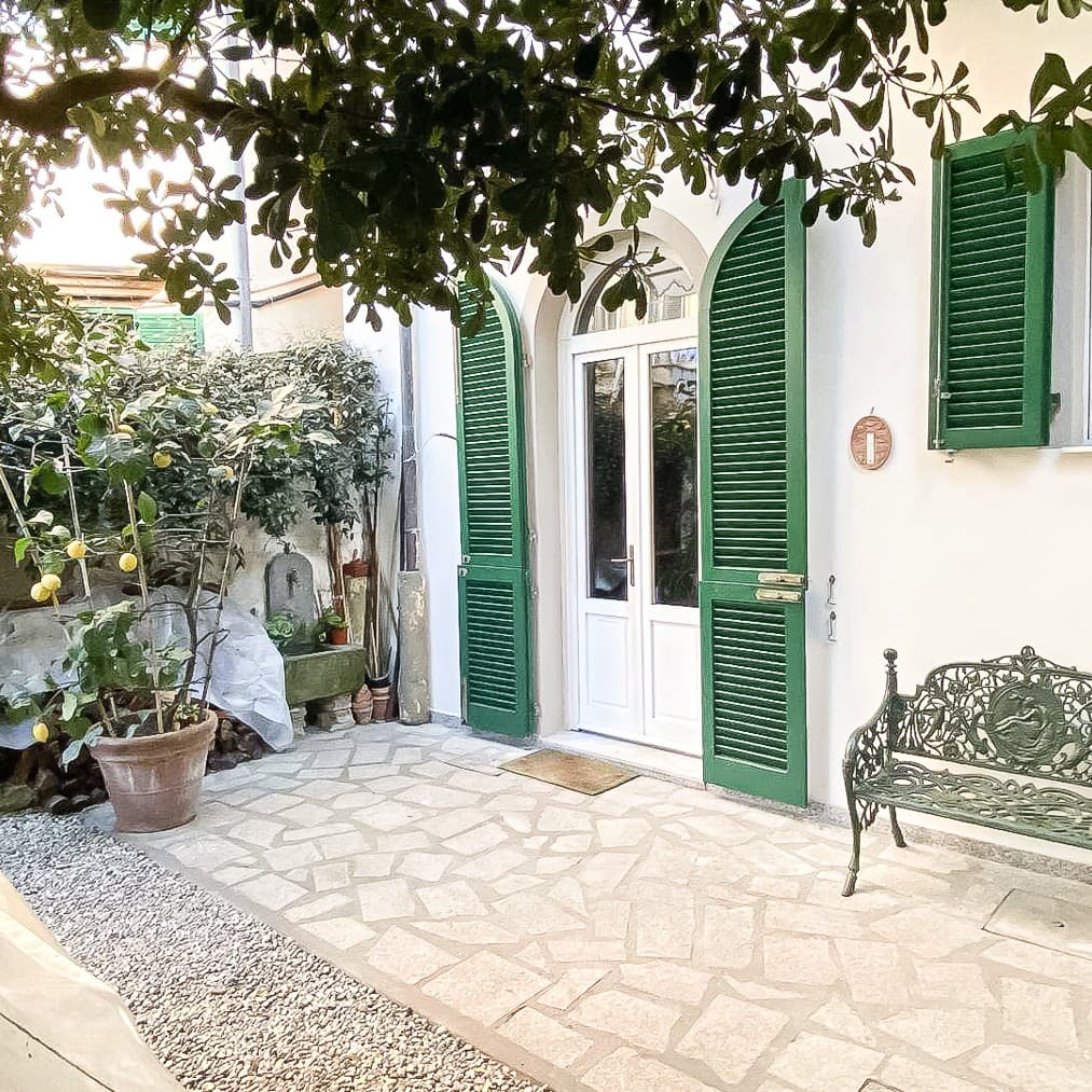 Spacious Villa in Livorno, Tuscany with Garden