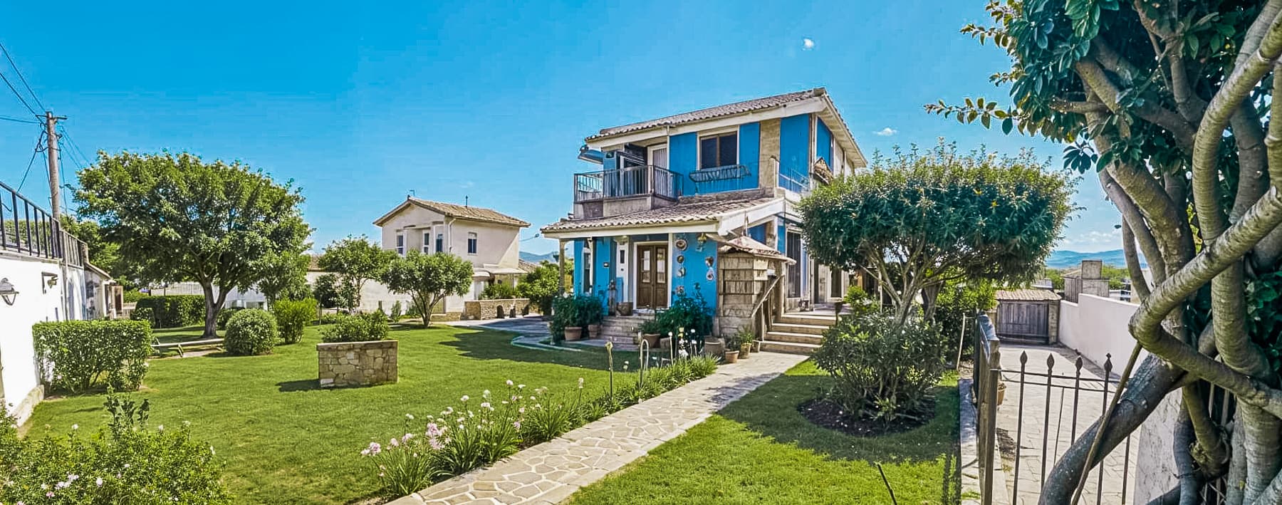 Elegant Villa in Siracusa, Sicily - 217 sqm Oasis