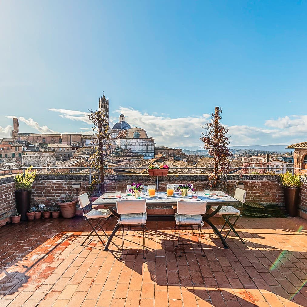 Stunning Siena Loft with 360-Degree Views in Tuscany
