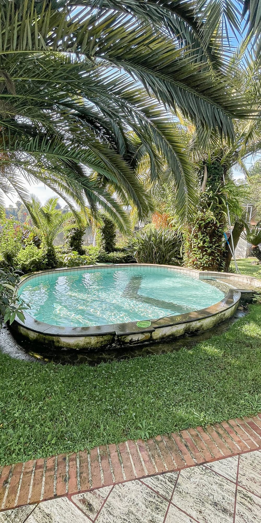 Villa di Prestigio sul Lago di Sabaudia con Piscina