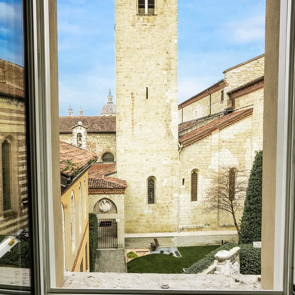 Apartment Overlooking Lake Garda, Brescia, Lombardy