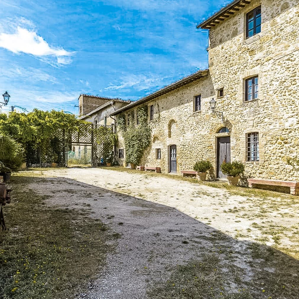 Restored Agritourism with Pool in San Gimignano, Tuscany