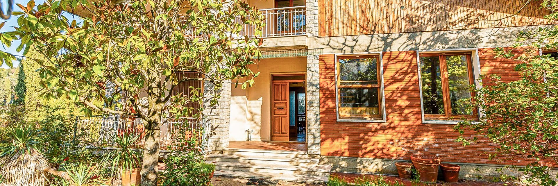 Villa 500 mq tra le colline di Montepulciano, Toscana