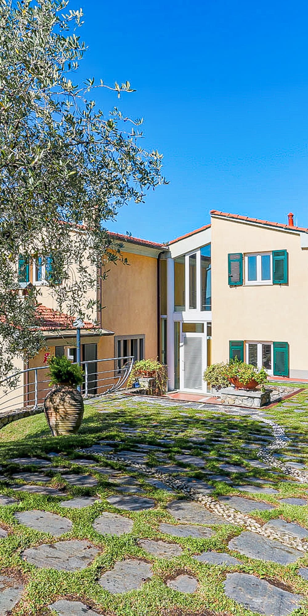 Luxury Villa with Pool in Sarzana, Cinque Terre