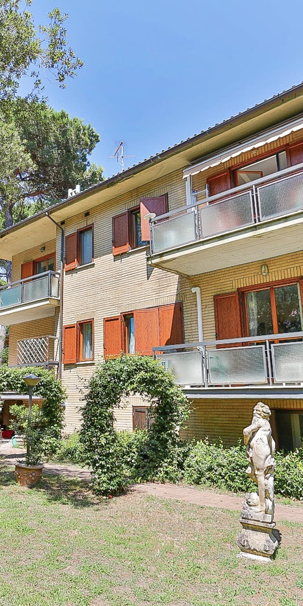 Villa in Viareggio: Tuscany's Coastal Gem