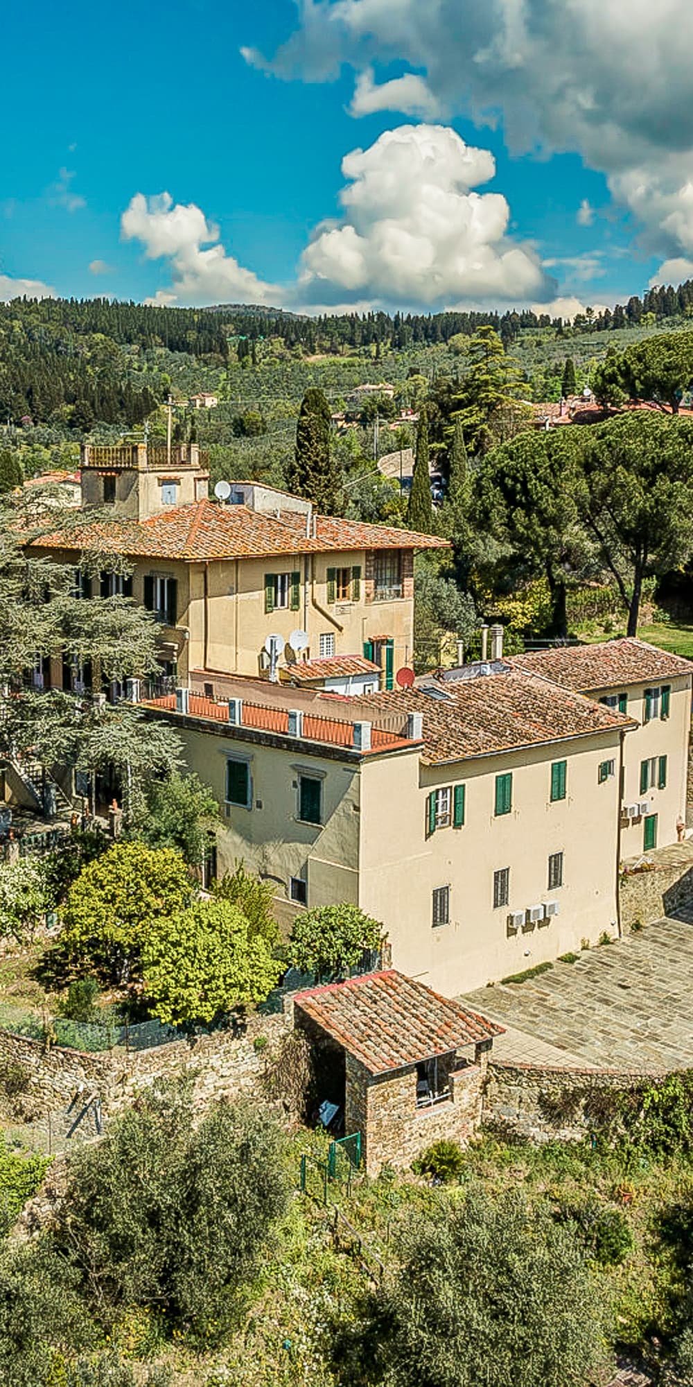 Historic Villa Overlooking Florence in Tuscany Hills
