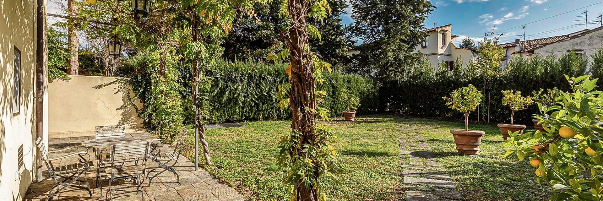 Villa storica con affreschi sulle colline di Firenze