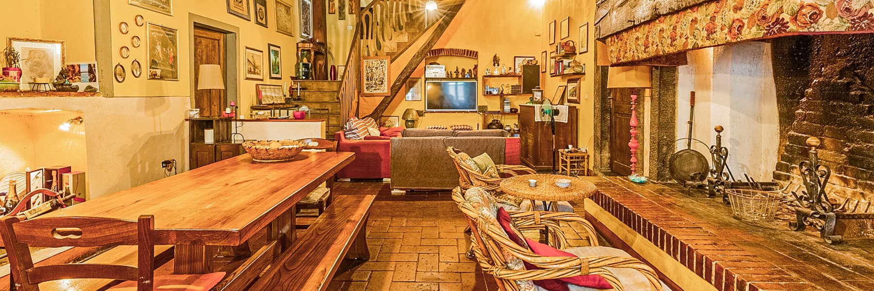 Casale ristrutturato con piscina nel verde del Chianti