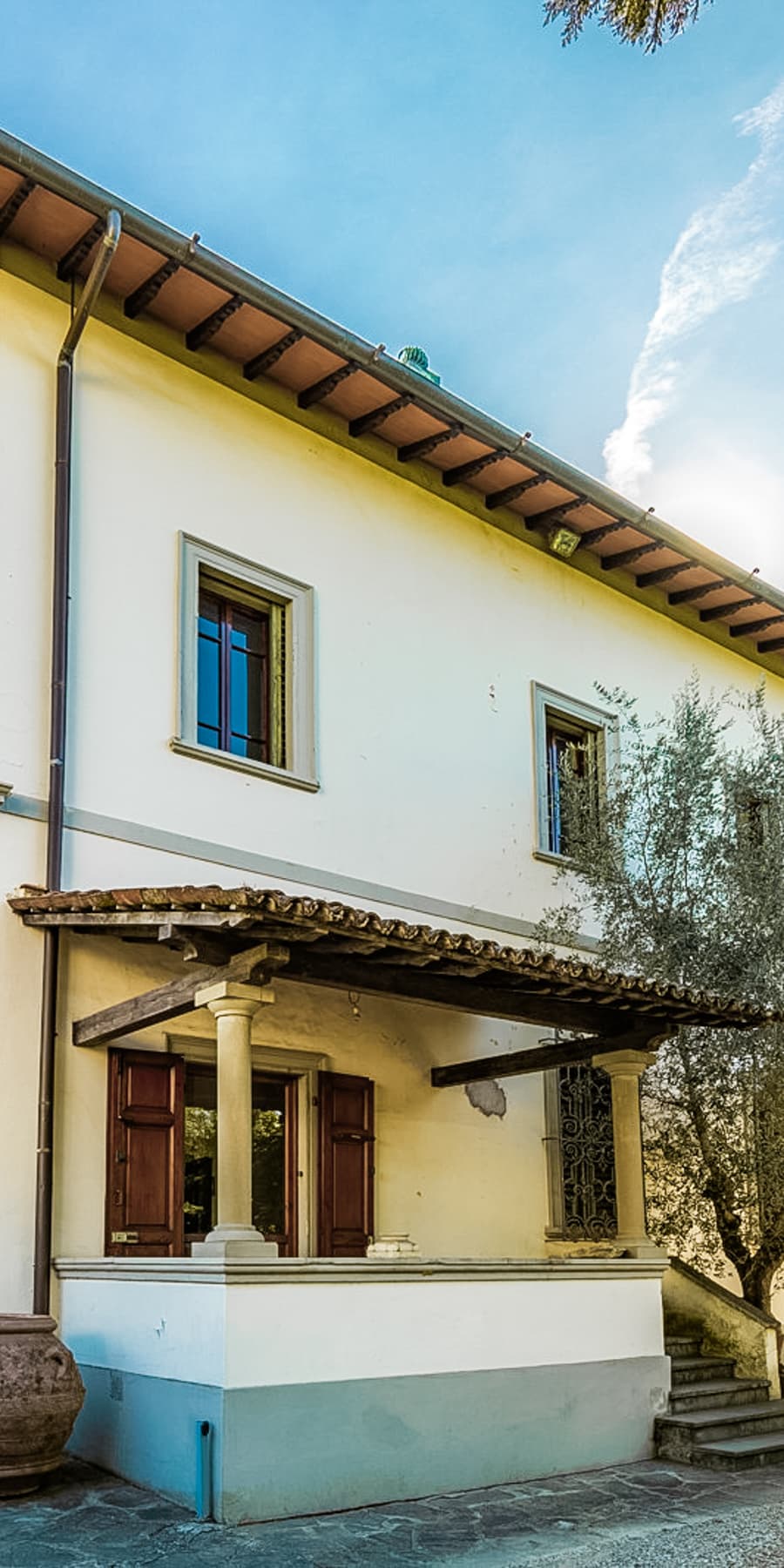 Historic Villa with Italian Garden in Florence