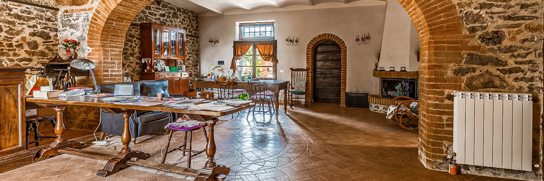 Casale con giardino a Castiglione del Lago, Umbria