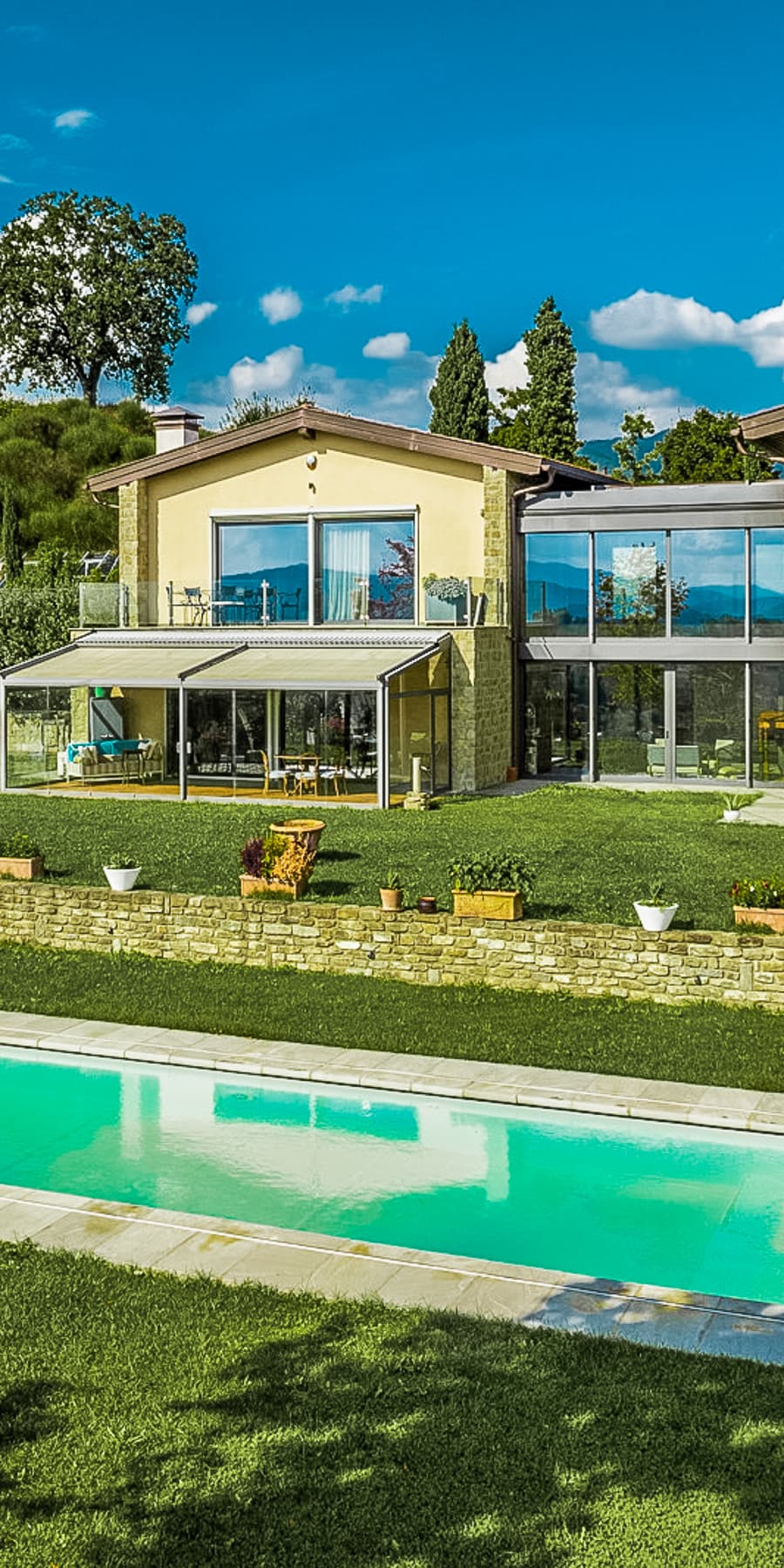 Elegant Villa Nestled in Tuscany's Scenic Hills