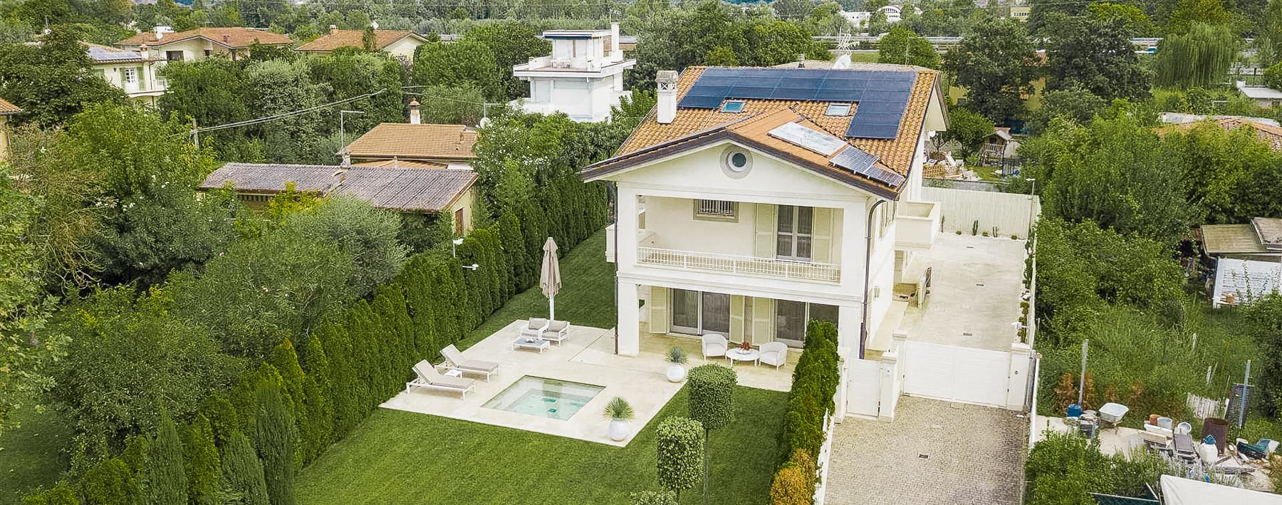 Elegant Villa with Garden, Forte dei Marmi, Tuscany