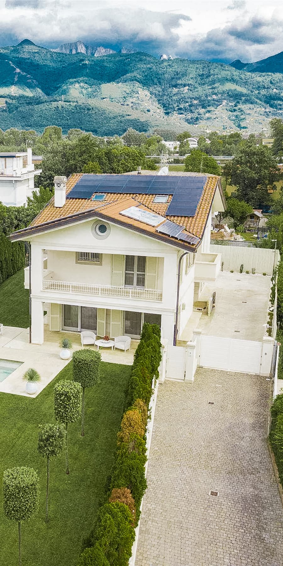 Elegant Villa with Garden, Forte dei Marmi, Tuscany