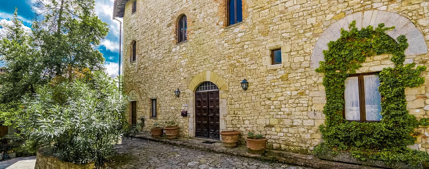 Rustic Castle in Chianti, Tuscany's Scenic Hills