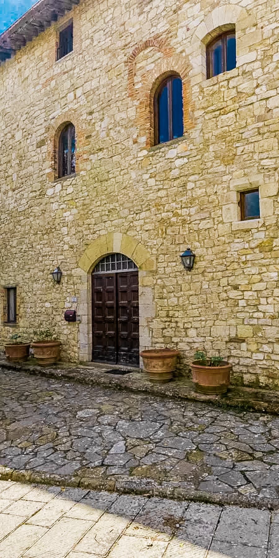 Rustic Castle in Chianti, Tuscany's Scenic Hills