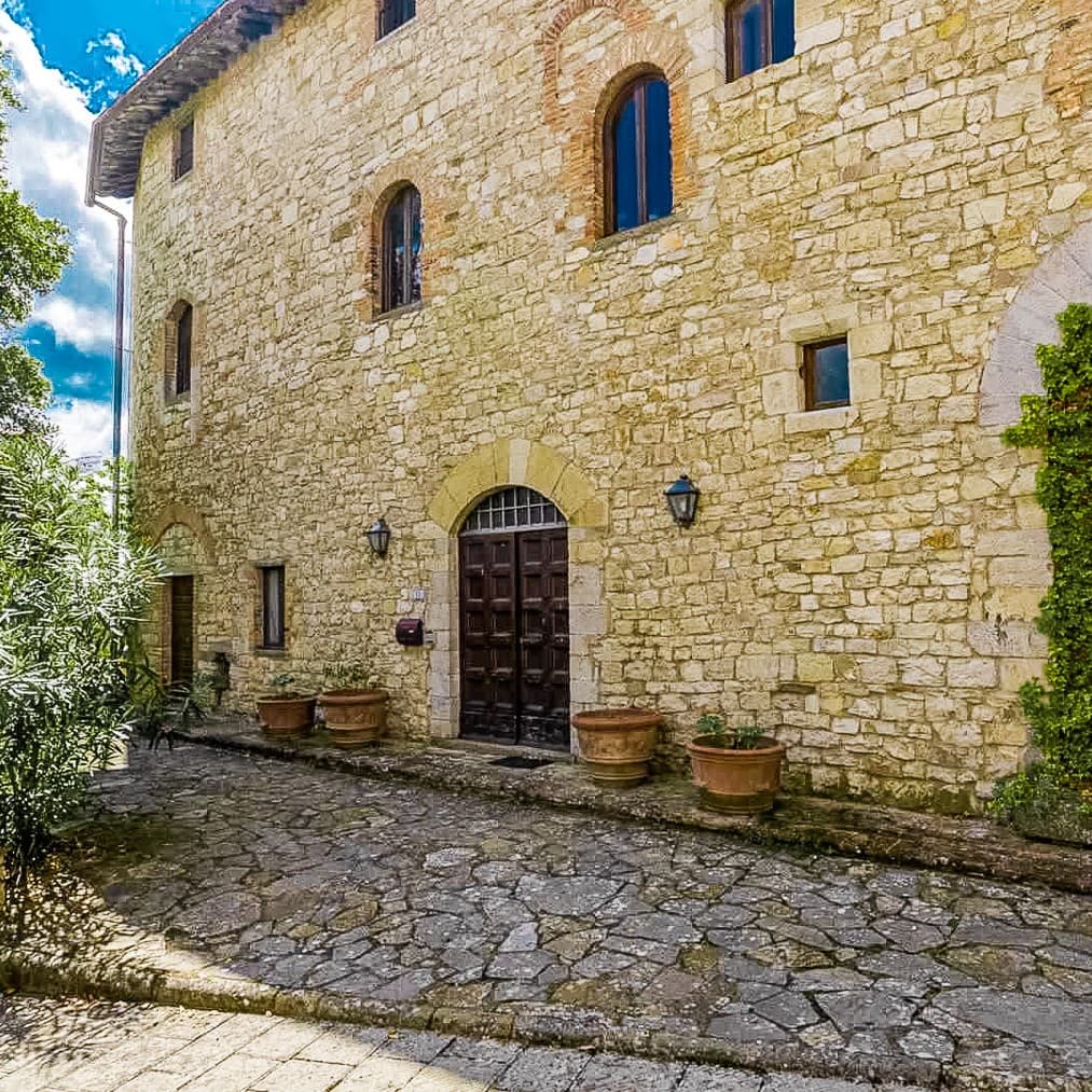 Rustic Castle in Chianti, Tuscany's Scenic Hills