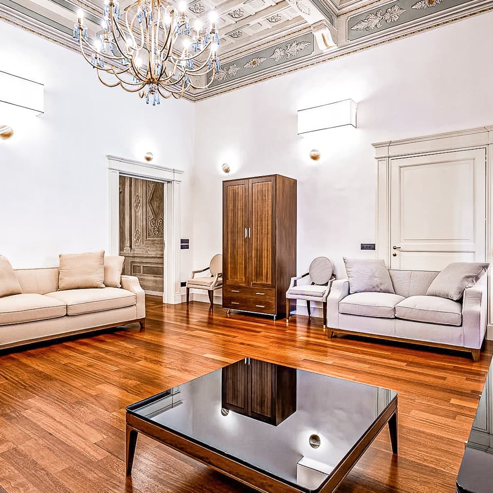 Historic Apartment with Duomo Views in Florence, Tuscany