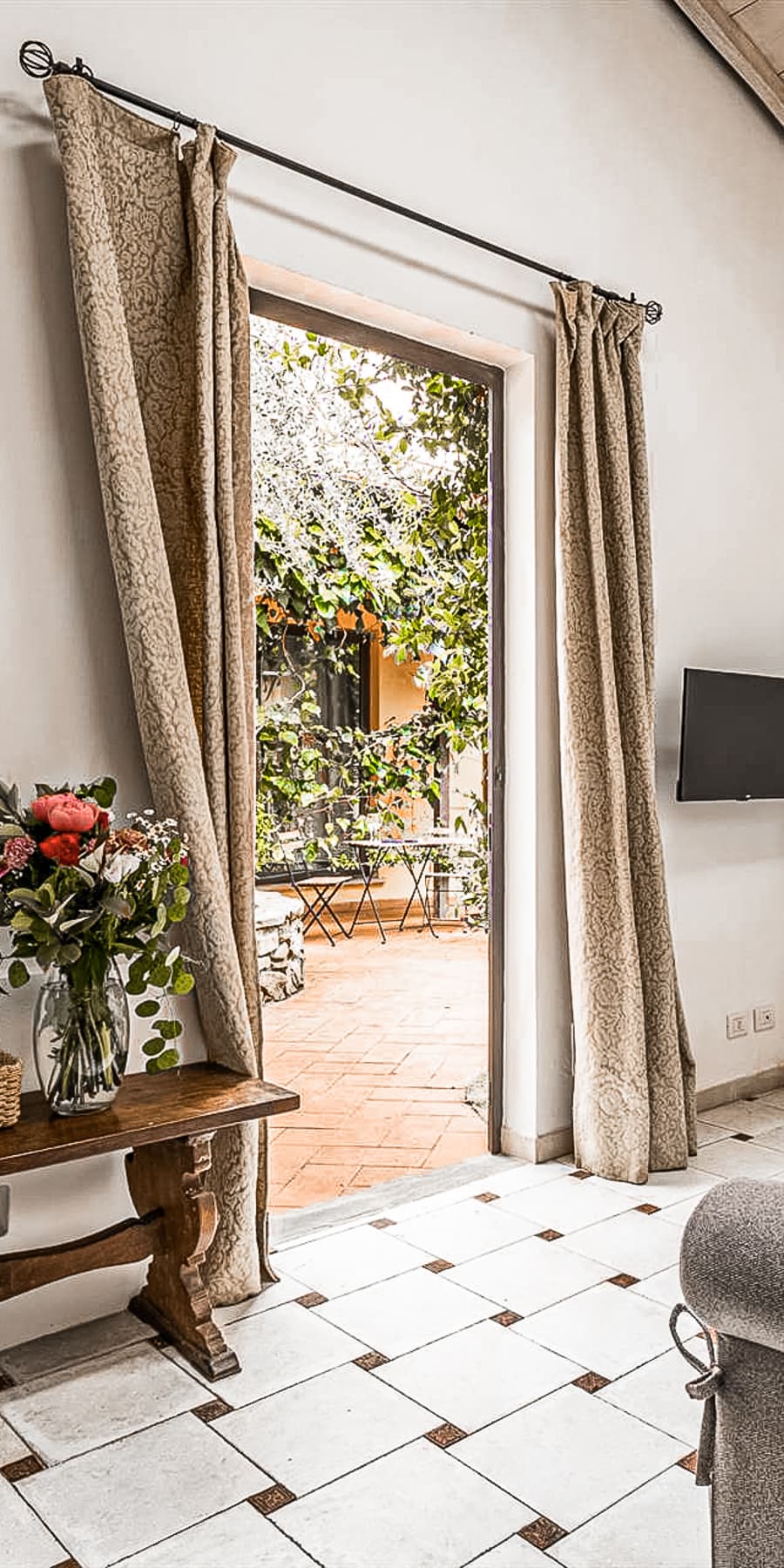Historic Row House near Piazza del Carmine, Florence