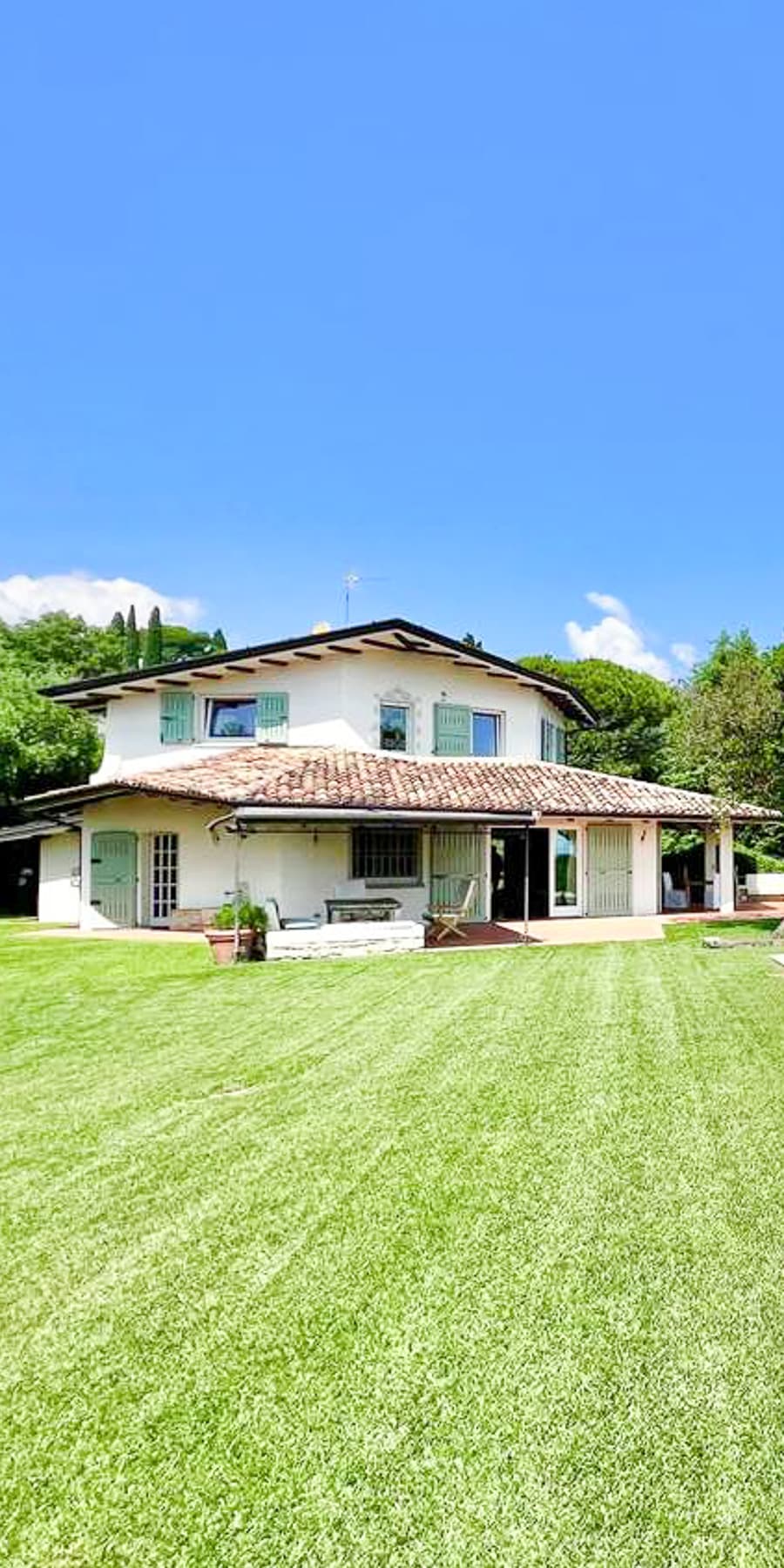 Exclusive Villa with Lake View in San Felice, Lake Garda
