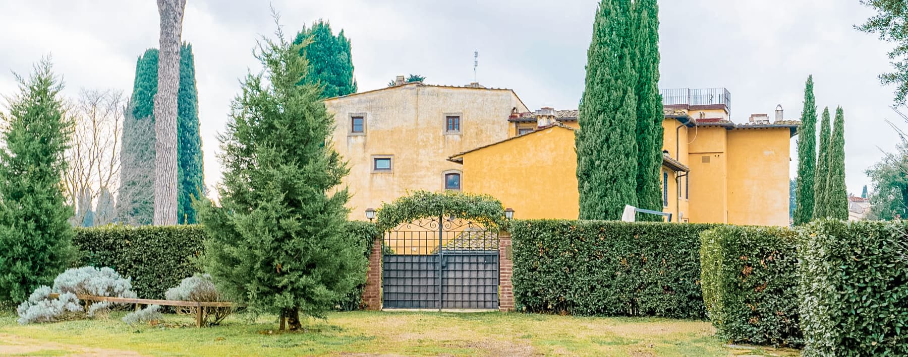 Elegant Apartment in Historic Villa, Florence Hills