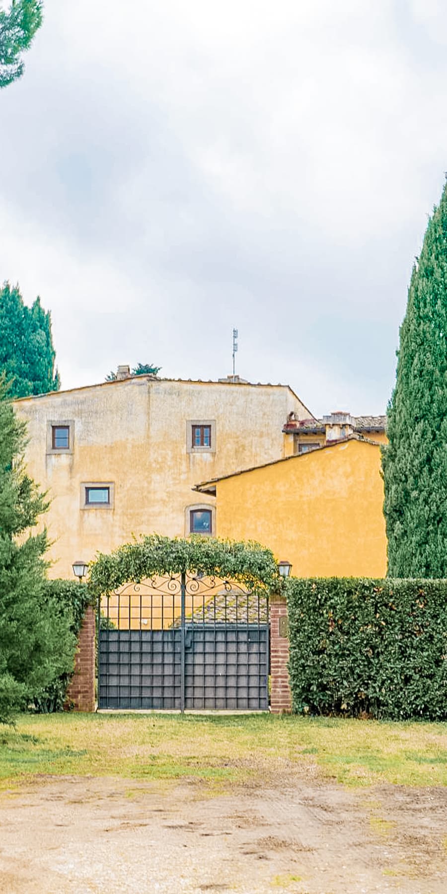 Elegant Apartment in Historic Villa, Florence Hills