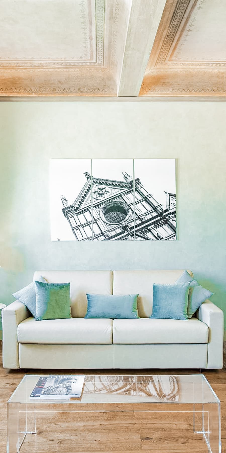 Elegant Apartment Overlooking Piazza Santa Croce, Florence