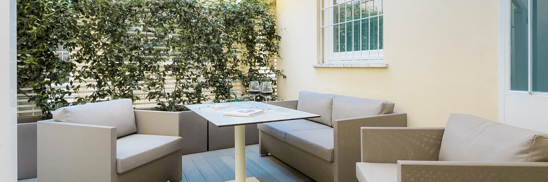 Elegant Apartment Overlooking Piazza Santa Croce, Florence