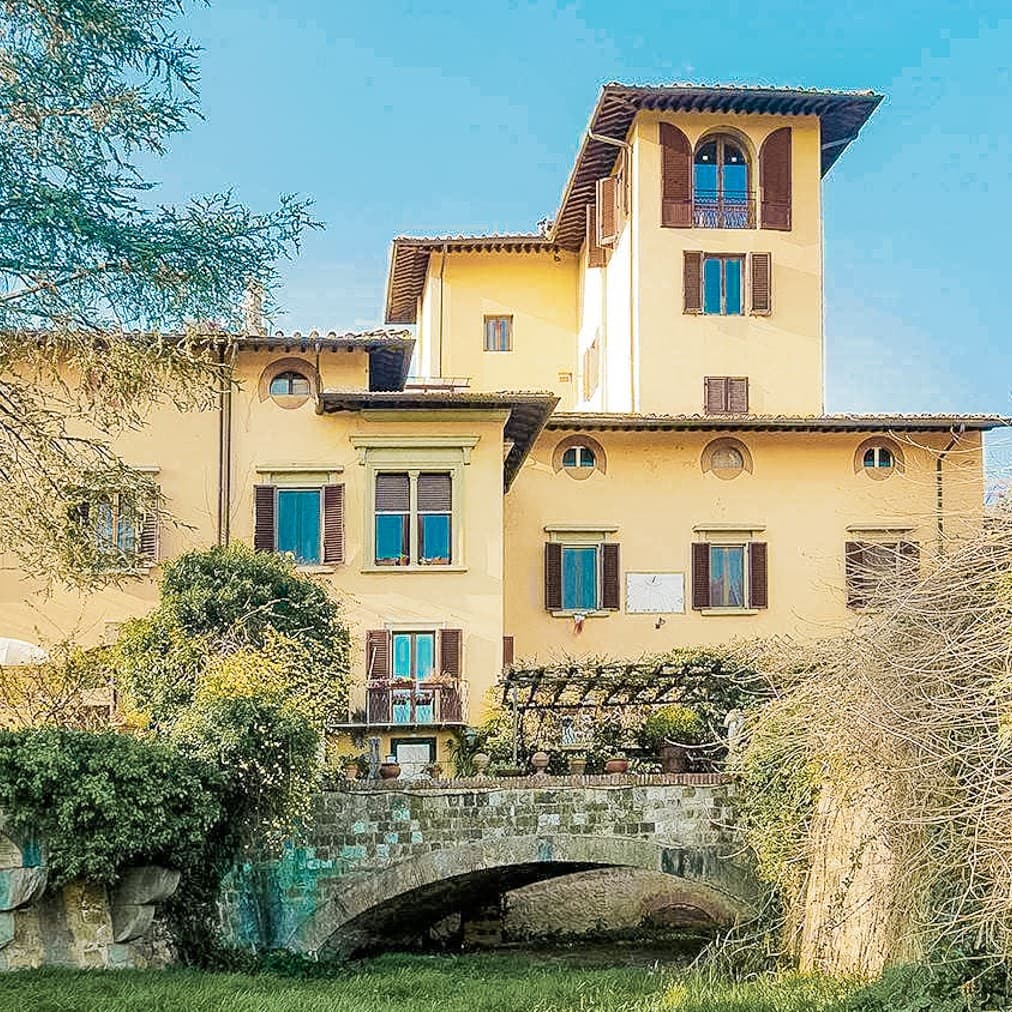 Appartamento storico a Firenze con terrazza sull'Arno