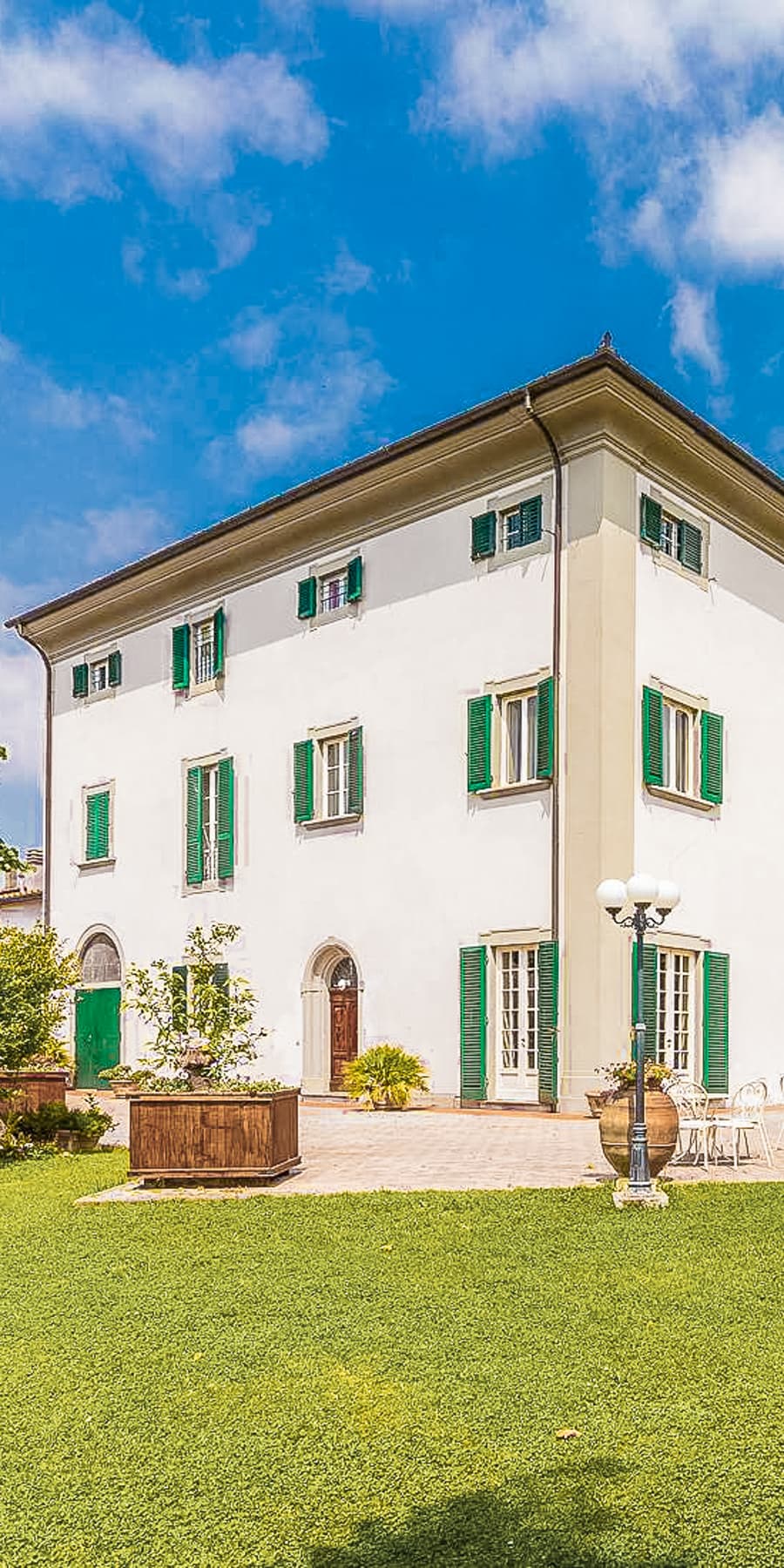 Neoclassical Villa in Quarrata, Tuscany