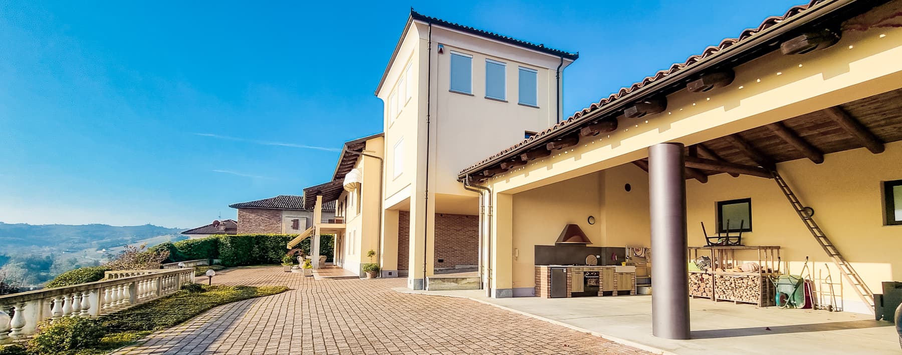 Villa con giardino e piscina a Castagnole delle Lanze