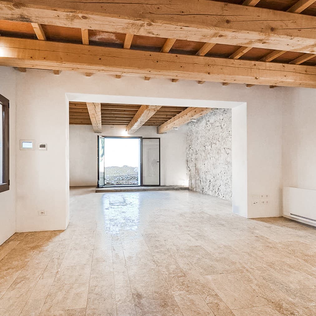 Detached House with Infinity Pool in Val d'Orcia, Tuscany