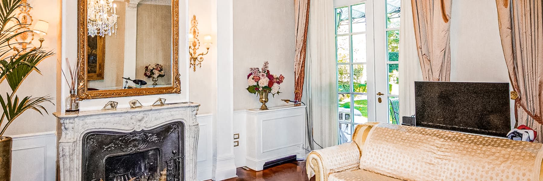 Elegant Villa with Garden in Prato, Tuscany