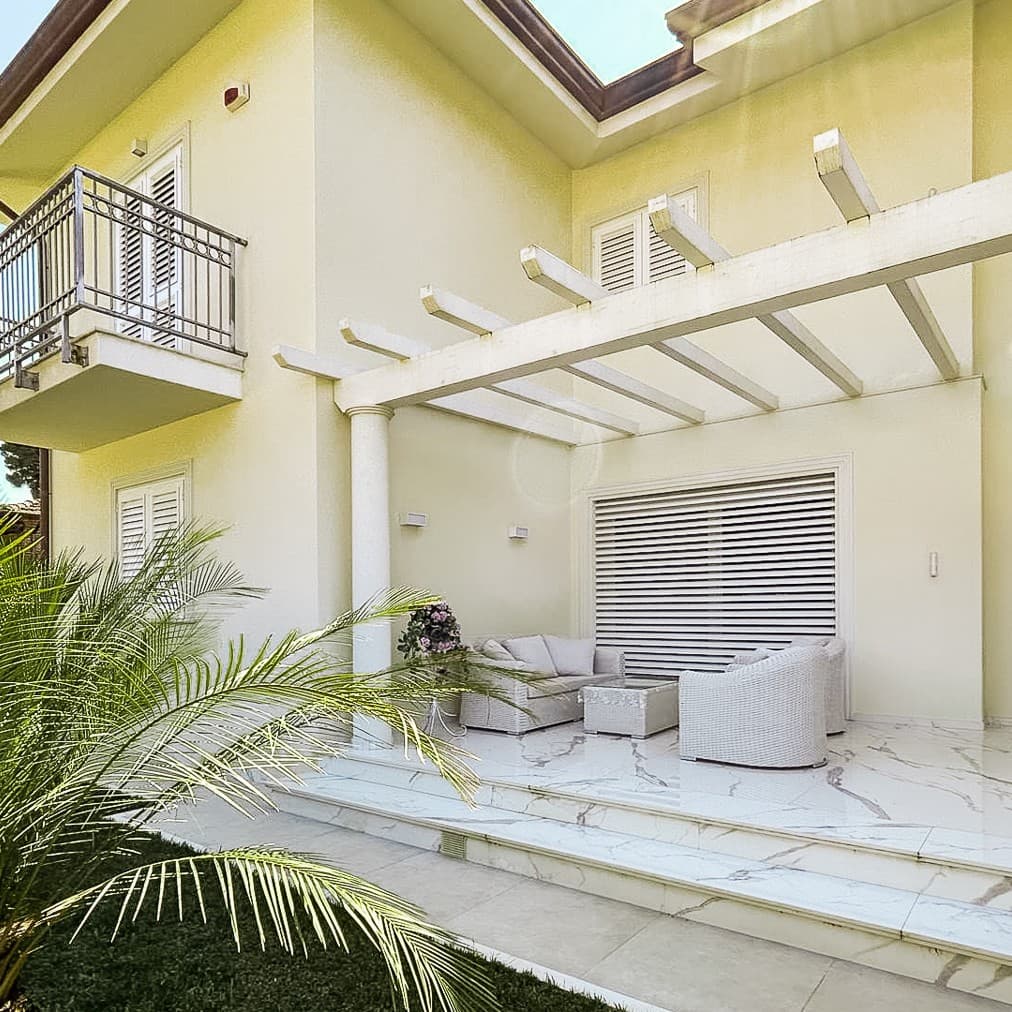Elegant Villa Near the Sea in Pietrasanta, Tuscany