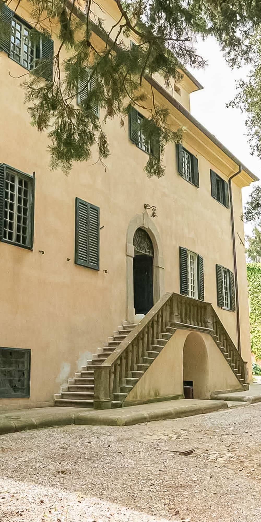 Historic Villa in Collesalvetti, Tuscany with Pool