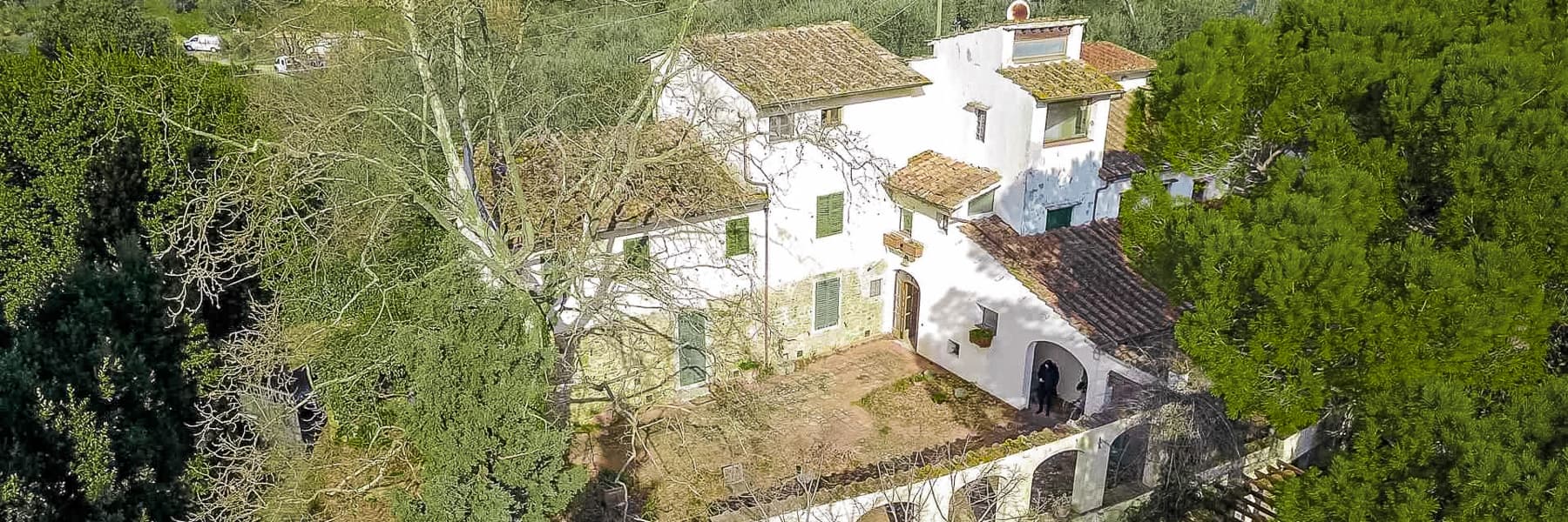 Casale esclusivo a Firenze, immerso nel verde del Pian dei Giullari