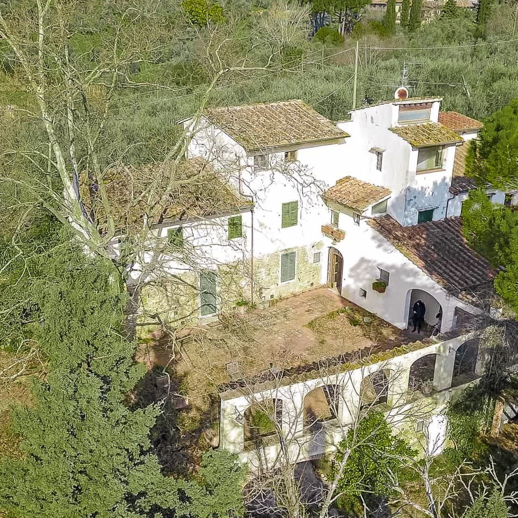 Casale esclusivo a Firenze, immerso nel verde del Pian dei Giullari