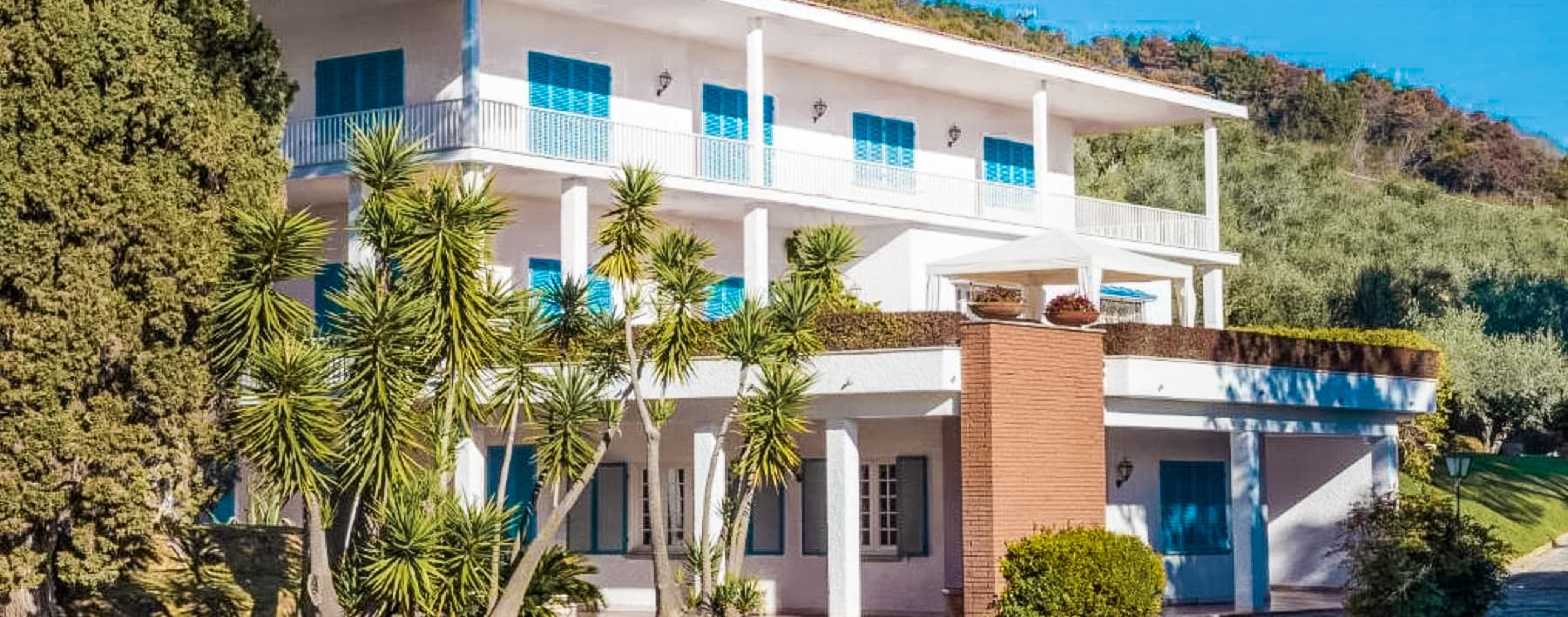 Colonial Villa with Park in Massarosa, Tuscany