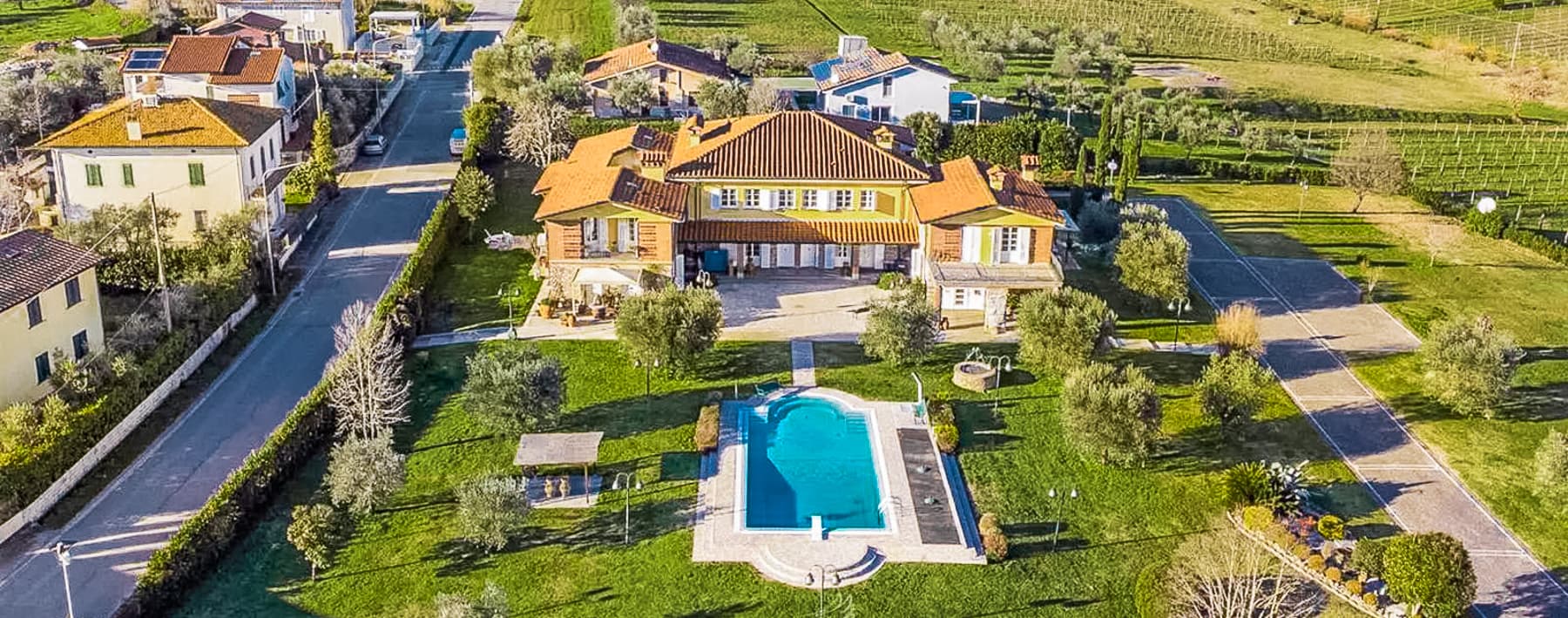Elegant Villa Near Montecarlo di Lucca, Tuscany