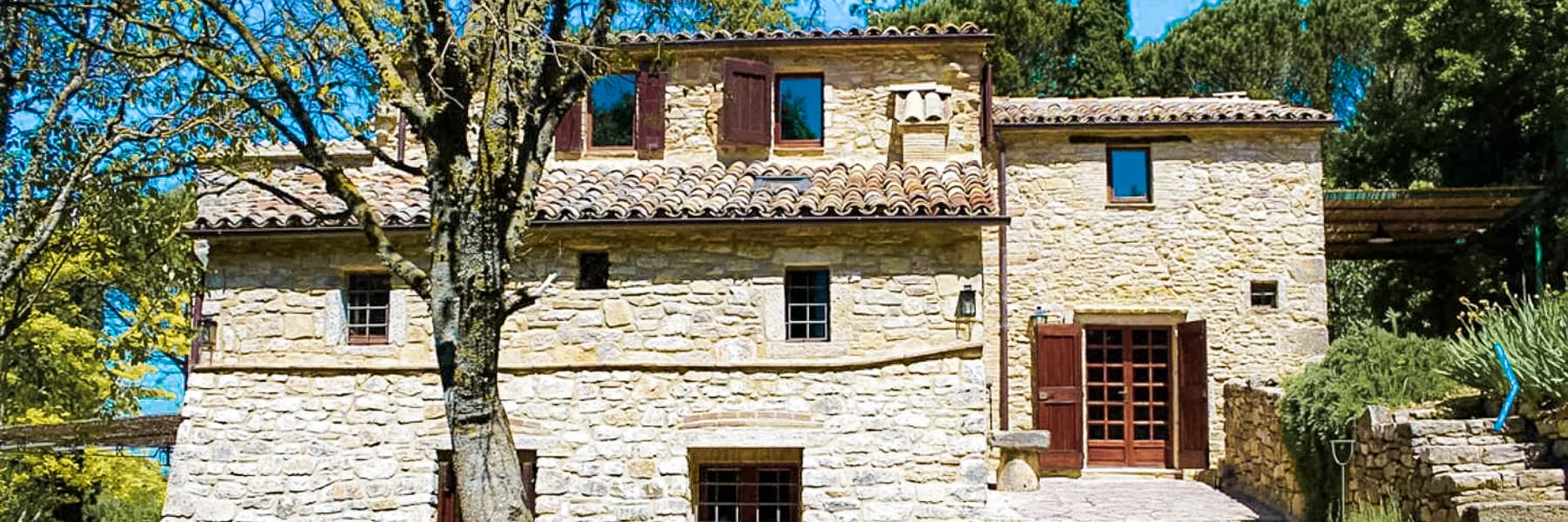 Charming Rustic House with Pool in Umbria, Baschi
