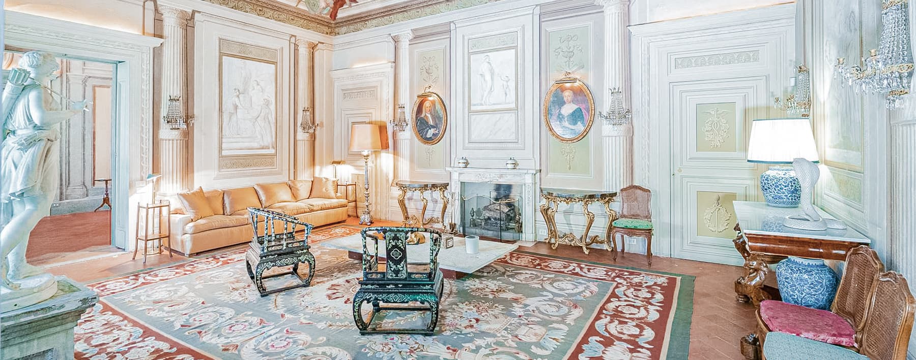 Elegant Apartment in Historic Florence Palazzo