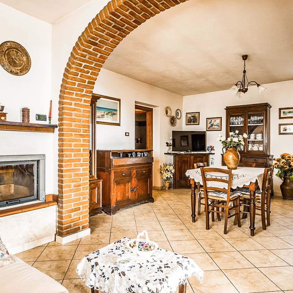 Casale di lusso a Montescudaio, cuore della Toscana