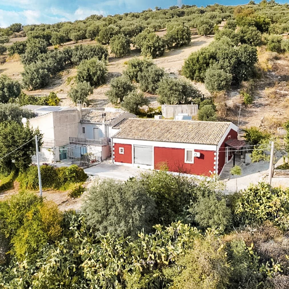 Charming Villa Amidst Palazzolo Acreide, Sicily