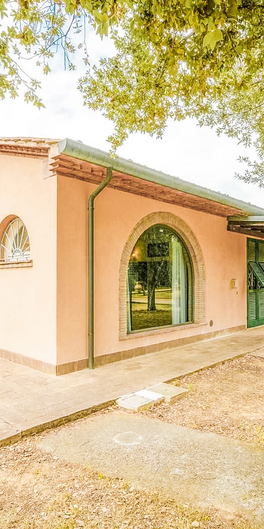 Charming Tuscan Villa Near Cecina's Seaside