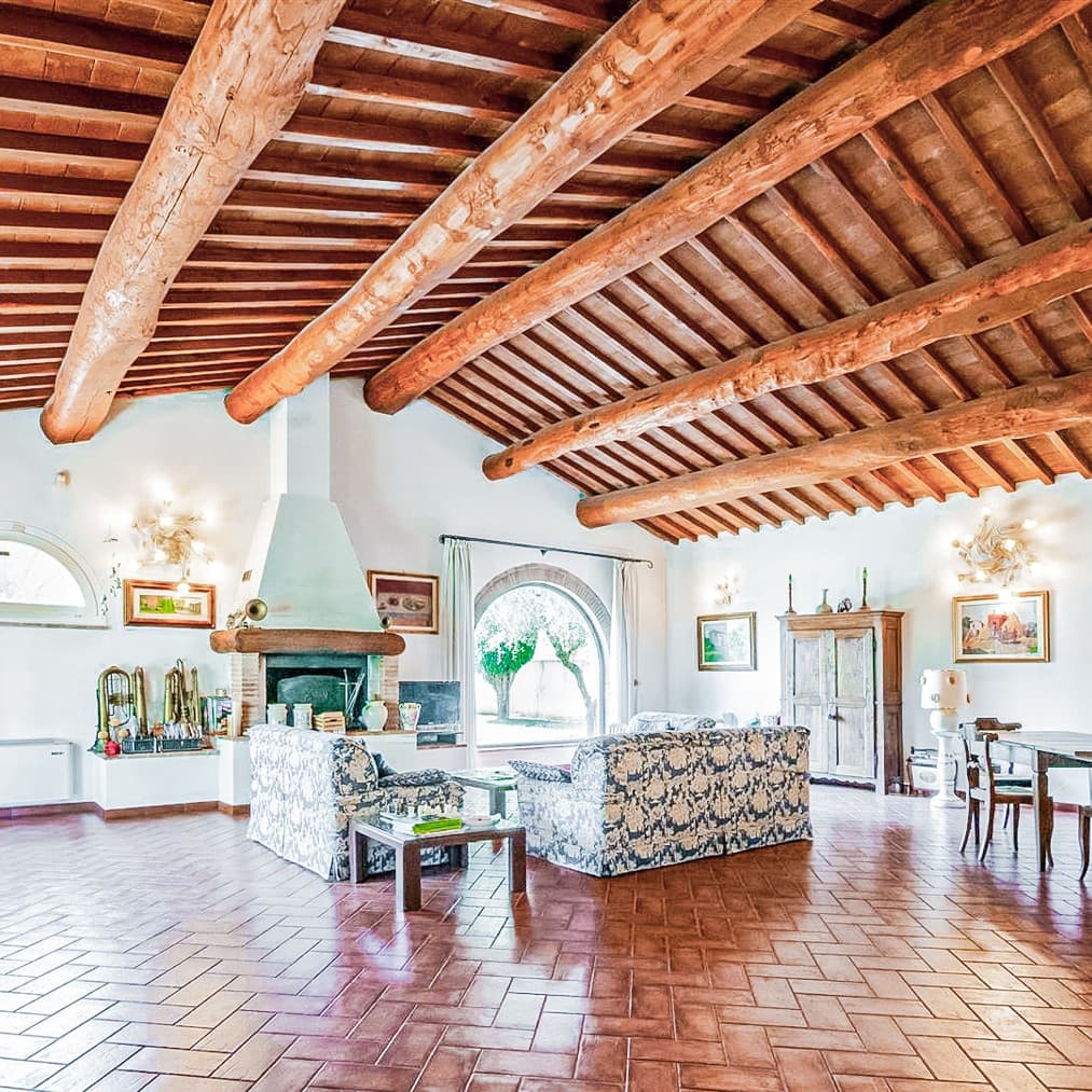 Charming Tuscan Villa Near Cecina's Seaside