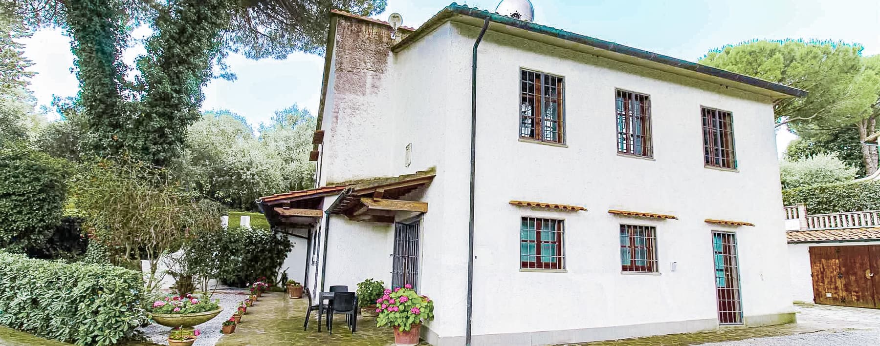 Rustic Country House in Montescudaio, Tuscany