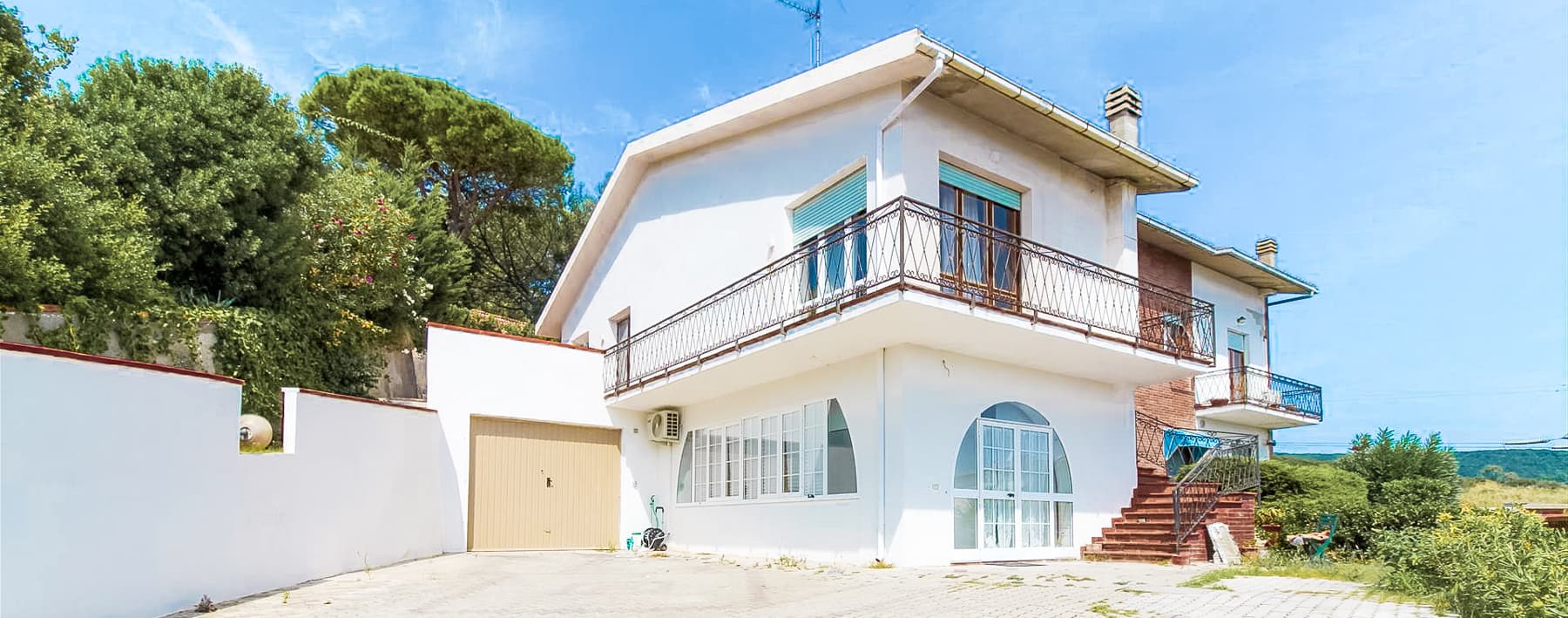 Spacious Villa in Piombino, Tuscany: 243 Sq. mt. Gem